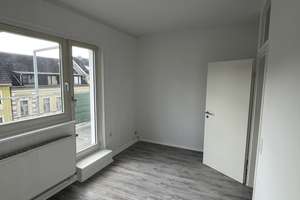 3-Zimmer Wohnung WG geeignet für Studenten mit zwei sehr großen Balkonen inkl. Stellplatz – Westfalenstraße 88, 40472 Rath, Düsseldorf – Vorschaubild 6