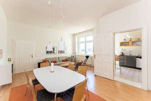 Große, bezugsfreie 3-Zimmer-Wohnung mit Süd-Balkon – Gürtelstraße 26a, 10247 Friedrichshain, Berlin – Vorschaubild 3