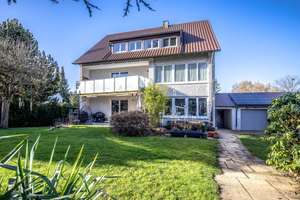 In bevorzugter Lage: Dreifamilienhaus mit großem und ebenem Garten – Die vollständige Adresse der Immobilie erhältst du vom Anbieter., 70563 Rosental, Stuttgart – Vorschaubild 2