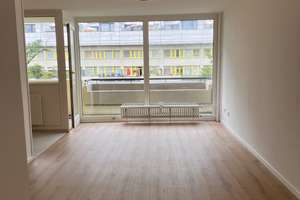 Modernisierte 1-Zimmer-Wohnung mit Balkon und Einbauküche in Berlin-Wilmersdorf / Schmargendorf – Schlangenbader Strasse 17, 14197 Wilmersdorf, Berlin – Vorschaubild 4