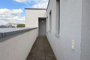 Schmuckstück zur Miete: 2-Zimmer-Wohnung mit riesiger Terrasse & Einbauküche – Am Amtsgraben 24, 12559 Köpenick, Berlin – Vorschaubild 3