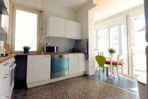 Charmante Altbauwohnung mit Südwestbalkon – attraktive Kapitalanlage im Hochparterre