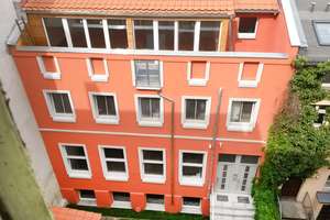 Gewerbliches Hinterhaus für Ferienwohnungen, Büros oder Wohnen in Mitte