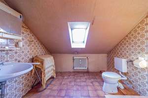 Oberdürrbach/Würzburg - geräumiges Einfamilienhaus mit Einliegerwohnung und großen Garten – Die vollständige Adresse der Immobilie erhältst du vom Anbieter., 97080 Dürrbachtal, Würzburg – Vorschaubild 12