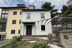 Charmantes Reihenendhaus mit Gartenidylle in Frankfurt-Sachsenhausen – Mittlerer Hasenpfad 23, 60598 Frankfurt am Main – Vorschaubild 1