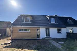 Alltagstaugliches Doppelhaus mit 4,5 Zimmern in Ostrohe