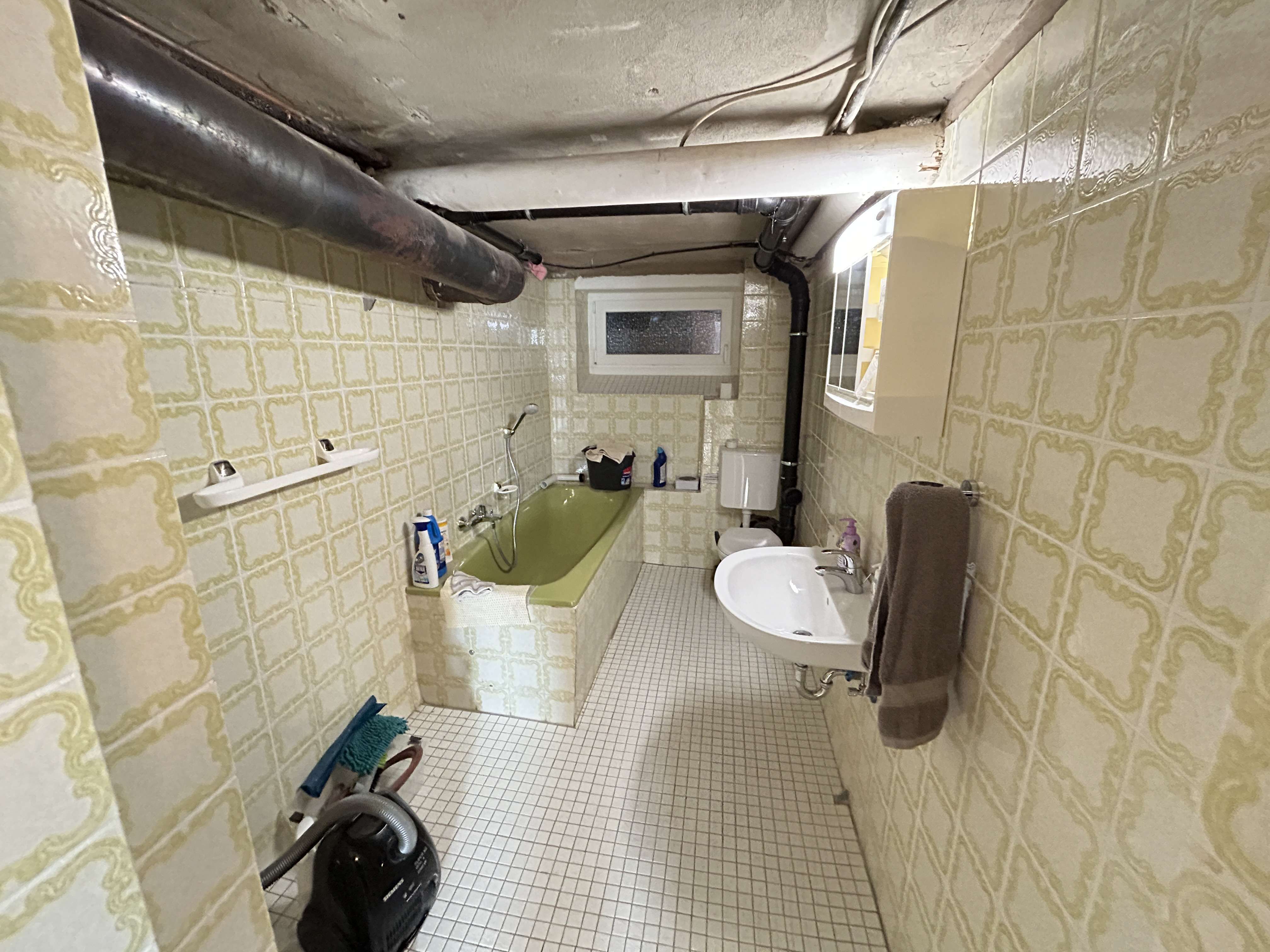 Immobilie in Marsberg - Zweifamilienhaus mit solider Substanz, Garten und Entwicklungspotenzial in Marsberg-Leitmar - Bild 10