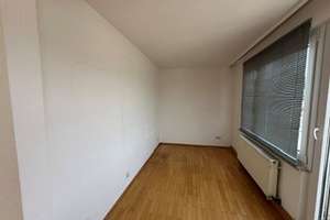 Schöne 3,5-Raum-Penthouse-Wohnung mit EBK und Balkon / Terrasse in Stuttgart – Obere Paulusstr. 105, 70197 Hasenberg, Stuttgart – Vorschaubild 13