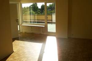 Penthouse-Flair: Helles 1-Zimmer-Penthouse mit 61,46  m² (49,46 m²) und einer 48 m²  großen Terrasse – Hamburger Straße 5, 23558 Buntekuh, Lübeck – Vorschaubild 4