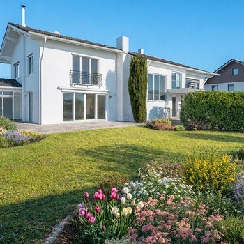 AIGNER - Großzügiges Einfamilienhaus mit Einliegerwohnung und Bergblick in Raisting