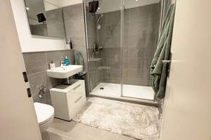Direkt einziehen! 3 Zimmer mit Einbauküche, 2 Balkone & Blick ins Grüne, Duschbad, Gäste-WC, Aufzug – Klerschweg 1, 50968 Bayenthal, Köln – Vorschaubild 6