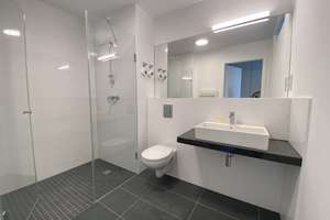 Tolles Single-Apartment - voll möbliert, mit Balkon! – Vesaliusstraße 4, 13187 Pankow (Ortsteil), Berlin – Vorschaubild 2