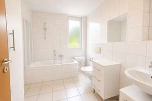 Schöne 4-Zimmer-Maisonettewohnung in Aachen-Eilendorf zu verkaufen – Betzelterstraße 3E, 52080 Eilendorf, Aachen – Vorschaubild 2