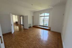 Wasserblick in bester Lage – außergewöhnliche Wohnung mit Balkonen, Naturstein und Loftcharakter – Die vollständige Adresse der Immobilie erhältst du vom Anbieter., 22301 Winterhude, Hamburg – Vorschaubild 3