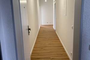 ***Erstbezug n. Sanierung: zentrale 3-ZKB-Whg. mit Einbauküche, Balkon, am Wittelsb. Park*** – Gögginger Straße 9 1/2, 86159 Antonsviertel, Augsburg – Vorschaubild 3