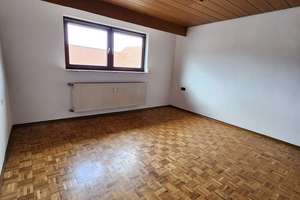 4-Zimmer-Dachgeschosswohnung mit großer Wohnküche – Die vollständige Adresse der Immobilie erhältst du vom Anbieter., 72574 Bad Urach – Vorschaubild 2