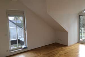 Lichtdurchflutete 3-Zi. Dachgeschoss-Wohnung mit Balkon in schöner Lage über dem Herzogpark – Wahnfriedallee 1a, 81925 Herzogpark, München – Vorschaubild 6