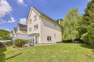 Neuwertiges und familienfreundliches EFH mit schönem Garten! – Die vollständige Adresse der Immobilie erhältst du vom Anbieter., 67659 Erzhütten Wiesenthalerhof, Kaiserslautern – Vorschaubild 3