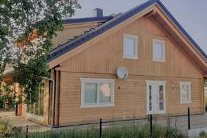 Großes Holzblockhaus im Cottbuser Süden zu verkaufen.