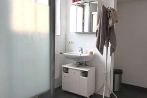 Viel Platz fürs Leben: Großzügiges Familienhaus mit Einliegeroption – Die vollständige Adresse der Immobilie erhältst du vom Anbieter., 72513 Hettingen – Vorschaubild 13