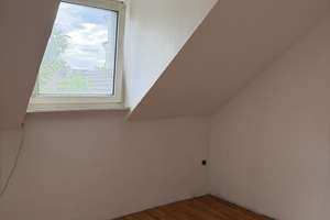 Helle 4-Zimmer-DG-Wohnung – teilw. frisch renoviert, neue Sanitärausstattung – Die vollständige Adresse der Immobilie erhältst du vom Anbieter., 47137 Mittelmeiderich, Duisburg – Vorschaubild 7