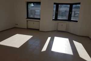 Im Herzen von Rheydt! Gemütliche Citywohnung mit gelungener Raumaufteilung! Balkon vorhanden! – Hauptstr. 179, 41236 Mönchengladbach – Vorschaubild 3