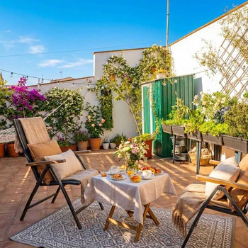Eckhaus mit Terrasse in El Pedró