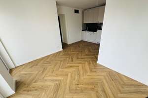 Balkon zum Innenhof!! - mit EBK, Abstellkammer und Waschmaschinenanschluss! – Otto-Franke-Straße 45, 12489 Adlershof, Berlin – Vorschaubild 5