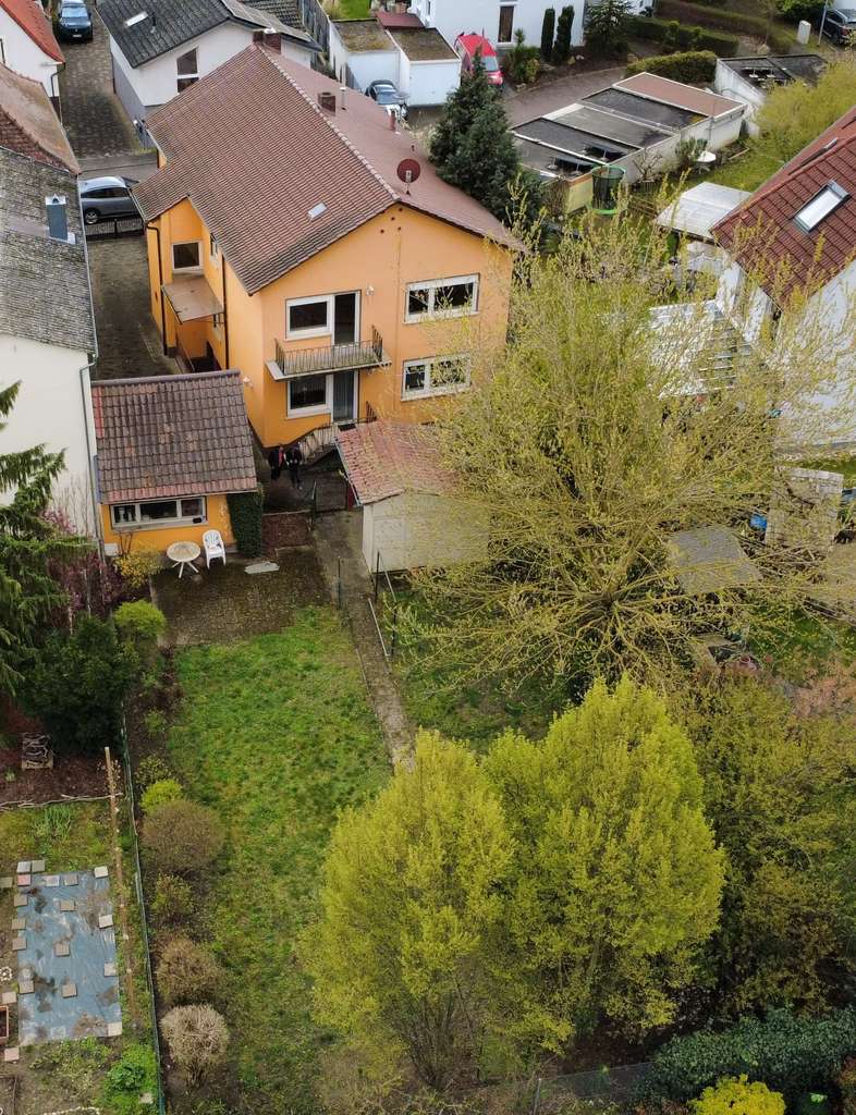 Immobilie in Schifferstadt - Zweifamilienhaus mit vielen Möglichkeiten in familienfreundlicher Lage - Bild 2