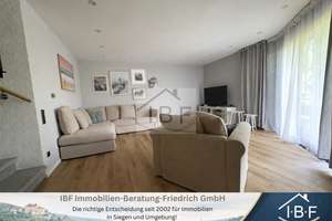 Familienfreundliches Splitlevel-Reihenhaus mit Garage und sonnigem Garten in Siegen