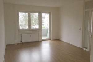 Großräumige 3-Zimmer-Wohnung mit Balkon! – Freisenbruchstr. 23, 45279 Freisenbruch, Essen – Vorschaubild 1