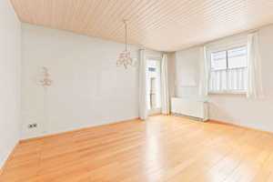 Einfamilienhaus mit großem Garten und Entwicklungspotenzial – Stuttgart – Vorschaubild 9