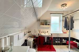 Travemünde - Charmante Dachgeschosswohnung in begehrter Lage ... – Die vollständige Adresse der Immobilie erhältst du vom Anbieter., 23570 Travemünde, Lübeck – Vorschaubild 11