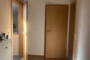2-Zimmer-Dachgeschosswohnung mit Stellplatz und Gartenmitbenutzung – 72622 Nürtingen – Vorschaubild 4