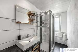 Wohnen mit Charakter! Großzügige Maisonettewohnung mit Sonnenterrasse und herrlichem Weitblick – Die vollständige Adresse der Immobilie erhältst du vom Anbieter., 42859 Zentralpunkt, Remscheid – Vorschaubild 8