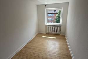 wunderschöne 4 Zimmer Wohnung mit großer Loggia. – Insterburger Str. 7, 24149 Neumühlen-Dietrichsdorf, Kiel – Vorschaubild 6