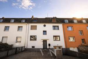 Energetisch aufgewertetes Mehrfamilienhaus in Flittard