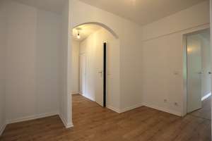 VOLLSTÄNDIG RENOVIERTE 3 ZIMMER WOHNUNG IN VENNHAUSEN MIT GROßEM BALKON UND NEUEM LAMINAT – Vennhauser Allee 186, 40627 Vennhausen, Düsseldorf – Vorschaubild 7