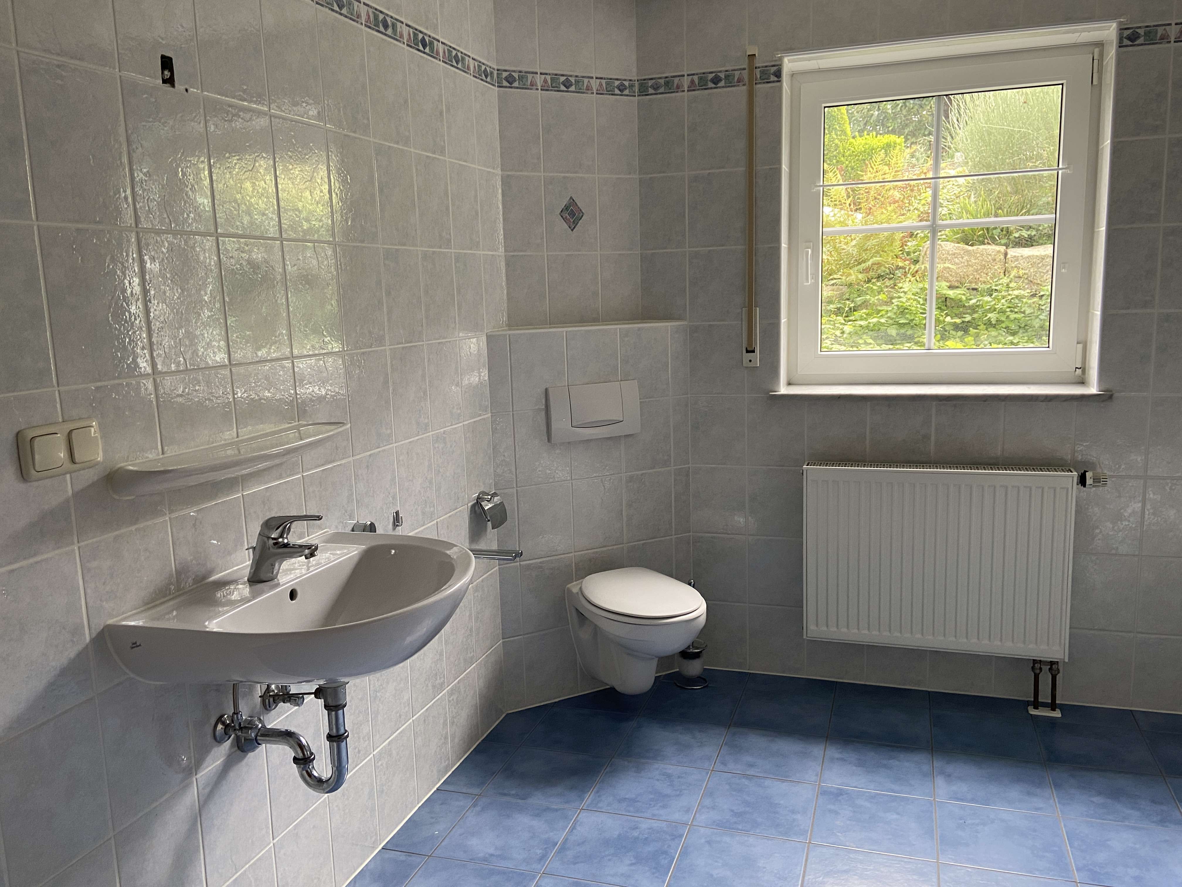 Immobilie in Eggolsheim - Gepflegtes Mehrfamilienhaus mit Ausblick in ruhiger Hanglage – - Bild 4