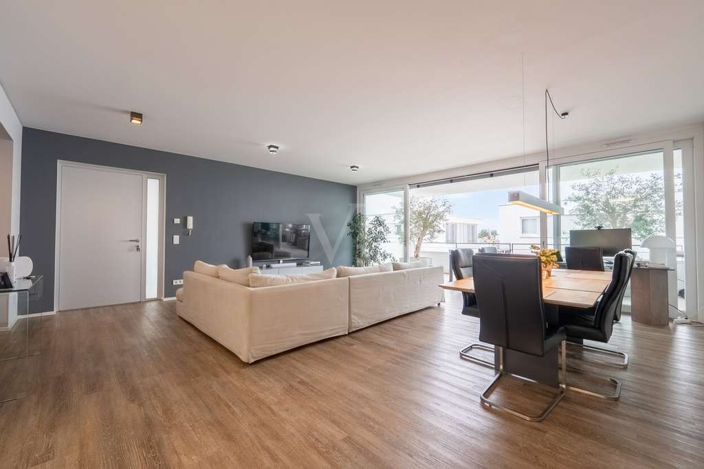 Immobilie in Weitersburg - Neuwertige Eigentumswohnung mit gehobener Ausstattung und 2 Tiefgaragen-Stellplätzen - Bild 2