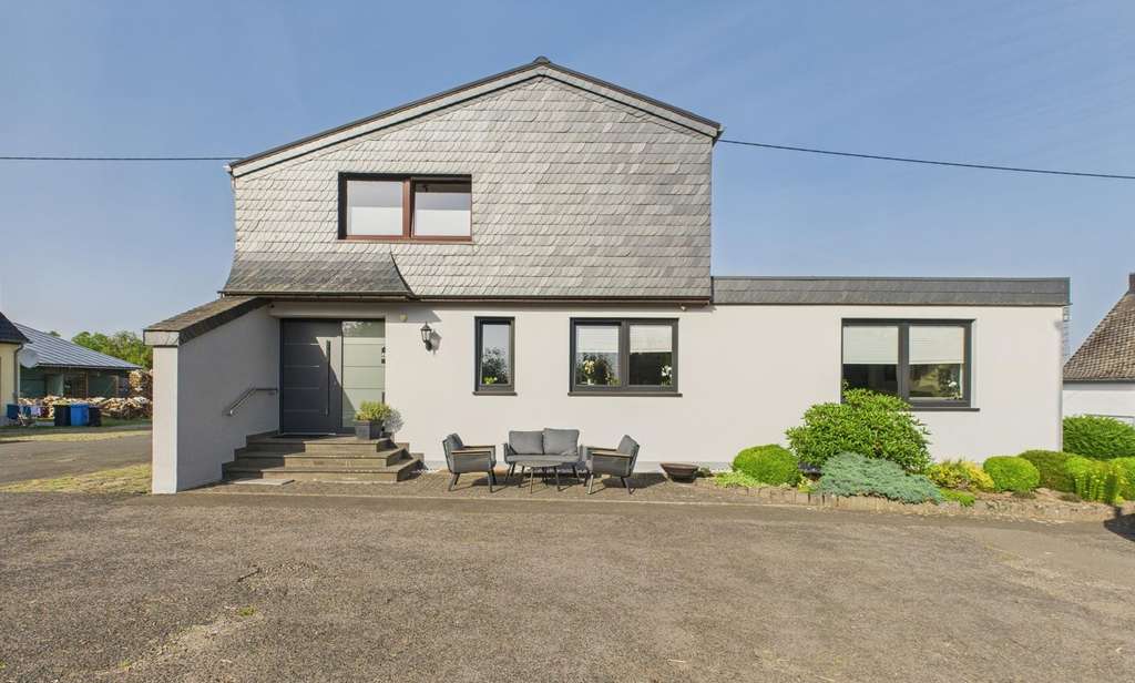 Immobilie in Hellenthal - Ihre Chance auf mehr: wohnen, vermieten oder Potenziale ausschöpfen - Bild 0