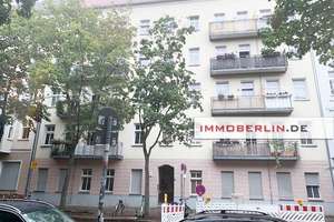IMMOBERLIN.DE - Schöne Stuck-Altbauwohnung mit Südbalkon in ruhiger Kiezlage