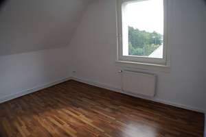 Helle Dachwhg. am Ortsrand Wi-Rambach! 2 ZKB -41 m² mit EBK + Laminat € 580,- + NK – Niedernhausener Straße 144, 65207 Rambach, Wiesbaden – Vorschaubild 2