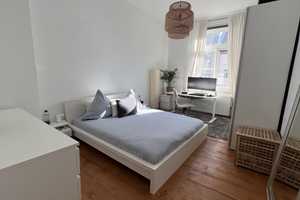 Helle und voll möblierte 2.5 Zimmer- Altbauwohnung mit Südbalkon - 9 bis 12 Monate Untermiete  – München – Vorschaubild 17