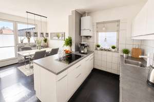 Vielseitiges Wohn- und Geschäftshaus mit Gastronomie und zwei großzügigen Wohnungen – Die vollständige Adresse der Immobilie erhältst du vom Anbieter., 27576 Klushof, Bremerhaven – Vorschaubild 3