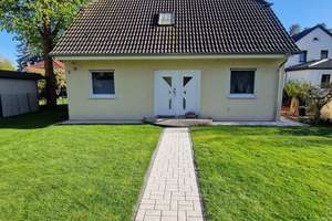Einziehen statt Renovieren - hochwertig saniertes Familienhaus mit Erdwärme und Traumgarten – Die vollständige Adresse der Immobilie erhältst du vom Anbieter., 16548 Glienicke/Nordbahn – Vorschaubild 1