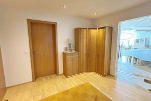 Großzügige, lichtdurchflutete Erdgeschosswohnung mit Wintergarten und viel Raum – Die vollständige Adresse der Immobilie erhältst du vom Anbieter., 88677 Markdorf – Vorschaubild 3