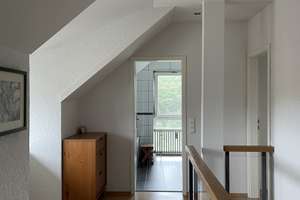 Helle 4,5-Zimmer-Maisonette in Stuttgart-Sillenbuch mit Loggia, Ausblick ins Grüne und Garten – Die vollständige Adresse der Immobilie erhältst du vom Anbieter., 70619 Sillenbuch (Ortsteil), Stuttgart – Vorschaubild 9