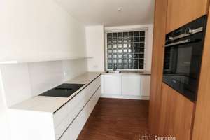 Lichtdurchflutete 2-Zimmer-Wohnung in zentraler Lage – Die vollständige Adresse der Immobilie erhältst du vom Anbieter., 80686 Land in Sonne, München – Vorschaubild 3