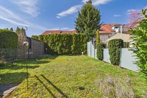 EE-Klasse A. Helles, modernes RMH, Garage, Stellplatz, TLB, EBK, Gäste WC, Balkon, Terrasse, Garten – Die vollständige Adresse der Immobilie erhältst du vom Anbieter., 73734 Berkheim, Esslingen am Neckar – Vorschaubild 3